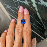 6.20 Ct. Blue Sapphire from Ceylon (Sri Lanka) Life Style