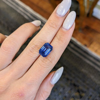 8.14 Ct. Blue Sapphire from Ceylon (Sri Lanka) Life Style