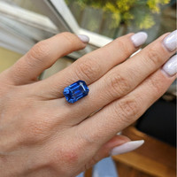 8.14 Ct. Blue Sapphire from Ceylon (Sri Lanka) Life Style