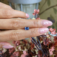 1.01 Ct. Blue Sapphire from Ceylon (Sri Lanka) Life Style