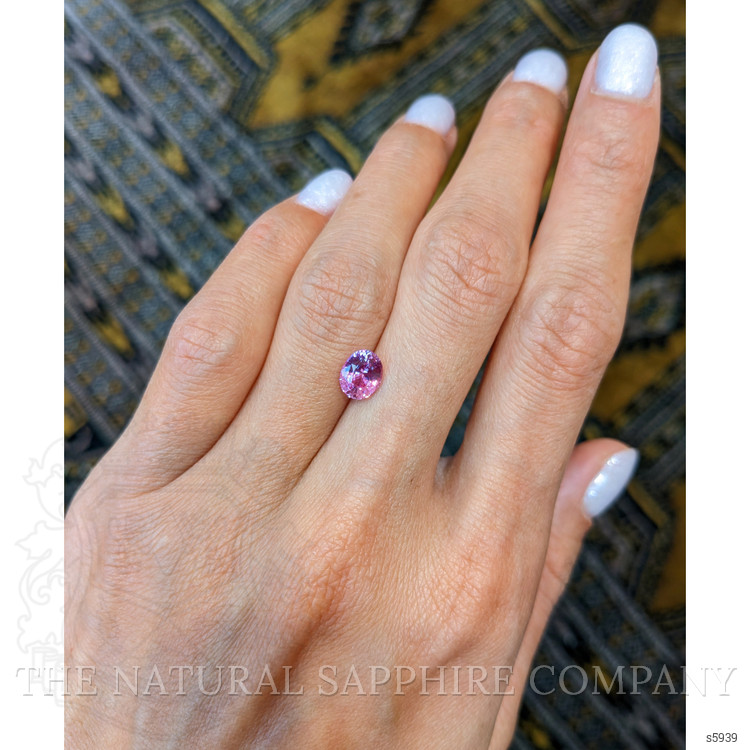 1.60 Ct. Pink Sapphire from Ceylon (Sri Lanka)