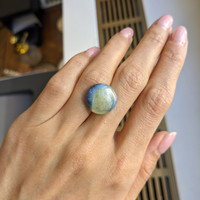 17.80 Ct. Bi Color Cabochon Sapphire from Ceylon (Sri Lanka) Life Style