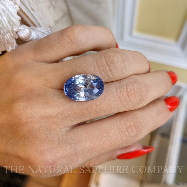 13.97 Ct. Bi Color Sapphire from Ceylon (Sri Lanka)