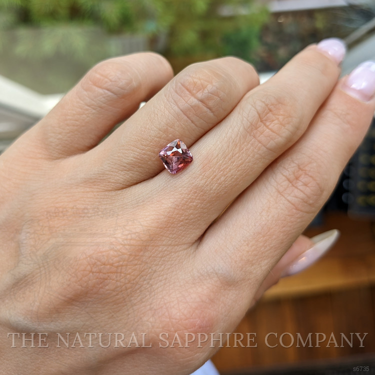 1.56 Ct. Pink Sapphire from Ceylon (Sri Lanka)