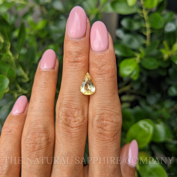 3.23 Ct. Yellow Sapphire from Ceylon (Sri Lanka)