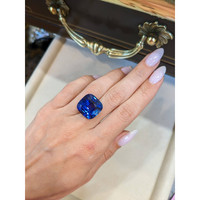 25.43 Ct. Blue Sapphire from Ceylon (Sri Lanka) Life Style