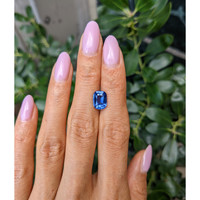 3.11 Ct. Blue Sapphire from Madagascar Life Style