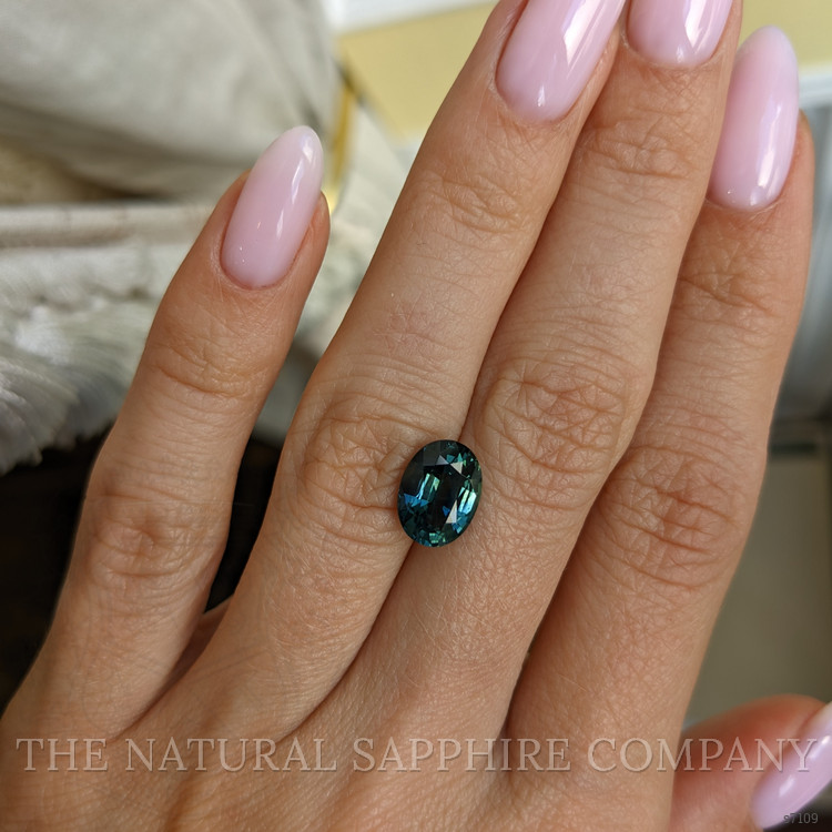 3.01 Ct. Bi Color Sapphire from Ceylon (Sri Lanka)