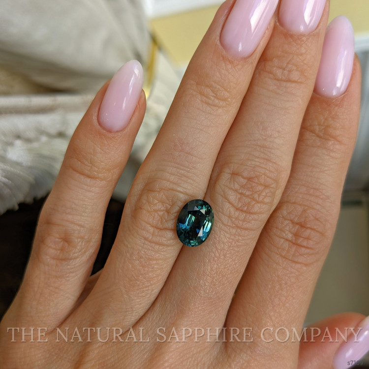 3.01 Ct. Bi Color Sapphire from Ceylon (Sri Lanka)