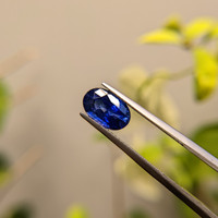 2.65 Ct. Blue Sapphire from Ceylon (Sri Lanka) Life Style