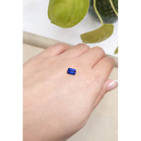 1.06 Ct. Blue Sapphire from Ceylon (Sri Lanka) Life Style