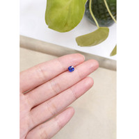 0.98 Ct. Blue Sapphire from Ceylon (Sri Lanka) Life Style