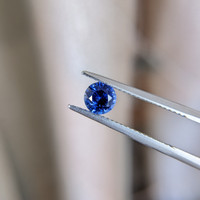 0.82 Ct. Blue Sapphire from Ceylon (Sri Lanka) Life Style