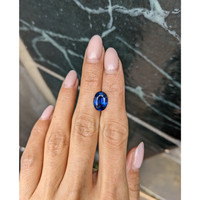 4.04 Ct. Blue Sapphire from Ceylon (Sri Lanka) Life Style
