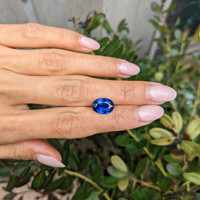 4.04 Ct. Blue Sapphire from Ceylon (Sri Lanka) Life Style
