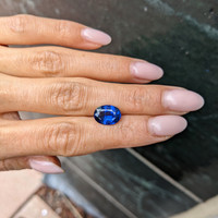 4.04 Ct. Blue Sapphire from Ceylon (Sri Lanka) Life Style