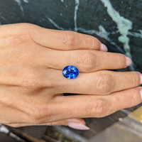 4.25 Ct. Blue Sapphire from Ceylon (Sri Lanka) Life Style