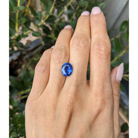 4.25 Ct. Blue Sapphire from Ceylon (Sri Lanka) Life Style