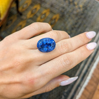 27.12 Ct. Blue Sapphire from Ceylon (Sri Lanka) Life Style