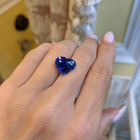 8.11 Ct. Blue Sapphire from Ceylon (Sri Lanka) Life Style
