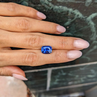 5.08 Ct. Blue Sapphire from Ceylon (Sri Lanka) Life Style