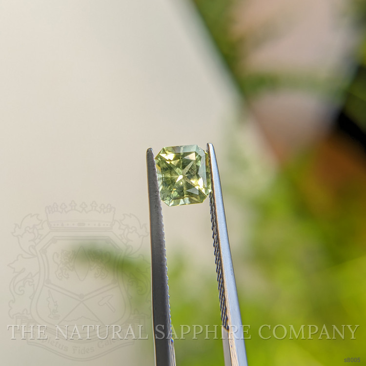 1.47 Ct. Yellowish Green Sapphire from Ceylon (Sri Lanka)