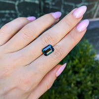 4.07 Ct. Greenish Blue Sapphire from Ceylon (Sri Lanka) Life Style