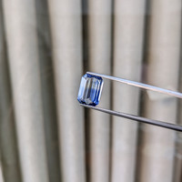 7.32 Ct. Bi Color Sapphire from Ceylon (Sri Lanka) Life Style