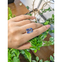 7.32 Ct. Bi Color Sapphire from Ceylon (Sri Lanka) Life Style
