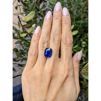 10.26 Ct. Blue Sapphire from Ceylon (Sri Lanka) Life Style