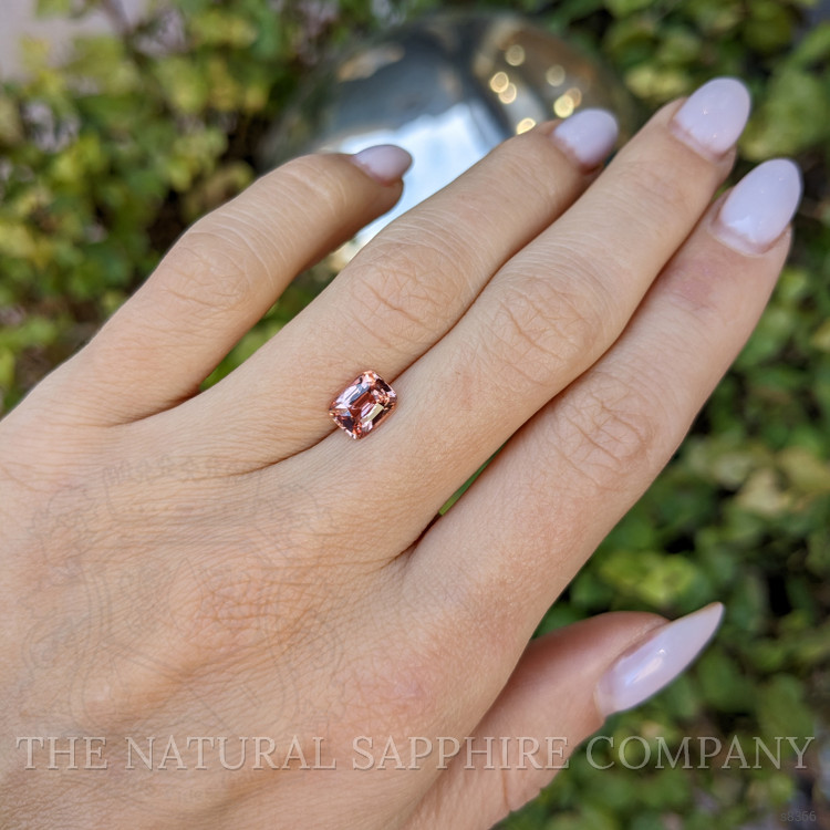 1.60 Ct. Padparadscha Sapphire from Ceylon (Sri Lanka)