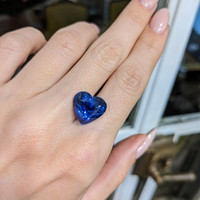 9.06 Ct. Blue Sapphire from Ceylon (Sri Lanka) Life Style
