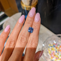 4.01 Ct. Blue Sapphire from Ceylon (Sri Lanka) Life Style