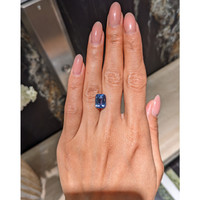 5.01 Ct. Blue Sapphire from Ceylon (Sri Lanka) Life Style