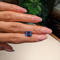 5.01 Ct. Blue Sapphire from Ceylon (Sri Lanka) Life Style
