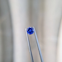 1.10 Ct. Blue Sapphire from Ceylon (Sri Lanka) Life Style
