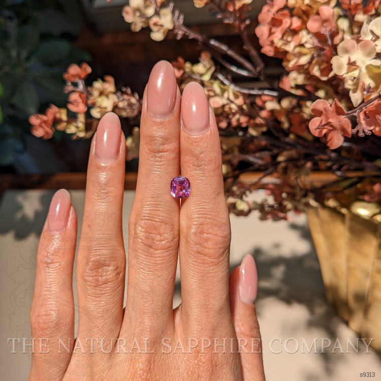 1.59 Ct. Pink Sapphire from Ceylon (Sri Lanka)