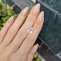 3.92 Ct. Padparadscha Sapphire from Ceylon (Sri Lanka) Life Style