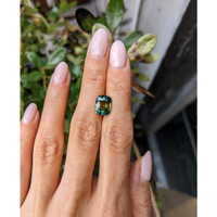 5.00 Ct. Bluish Green Sapphire from Tanzania Life Style