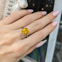 3.05 Ct. Orangish Yellow Sapphire from Ceylon (Sri Lanka) Life Style