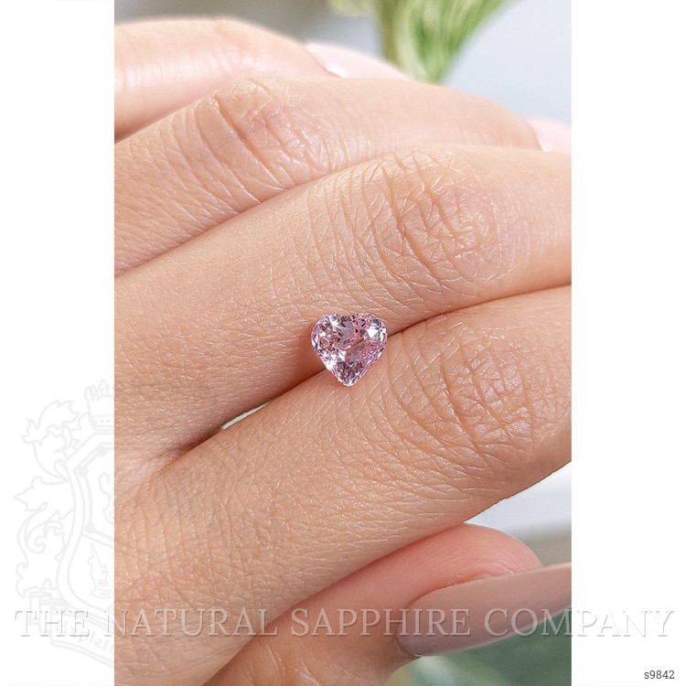 1.60 Ct. Pink Sapphire from Ceylon (Sri Lanka)
