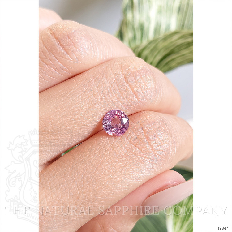 1.57 Ct. Pink Sapphire from Ceylon (Sri Lanka)