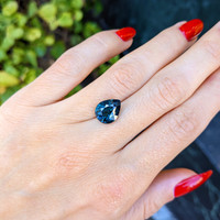 5.04 Ct. Greenish Blue Sapphire from Ceylon (Sri Lanka) Life Style