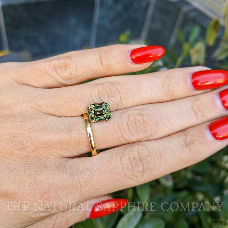 4.07 Ct. Greenish Brown Sapphire from Ceylon (Sri Lanka)