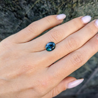 3.06 Ct. Greenish Blue Sapphire from Ceylon (Sri Lanka) Life Style