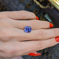 4.66 Ct. Violet Sapphire from Ceylon (Sri Lanka) Life Style