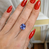 4.66 Ct. Violet Sapphire from Ceylon (Sri Lanka) Life Style