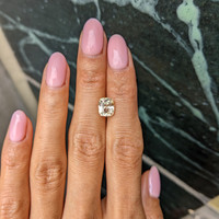 3.22 Ct. Yellow Sapphire from Ceylon (Sri Lanka) Life Style