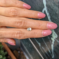 1.09 Ct. Yellowish Green Sapphire from Montana Life Style