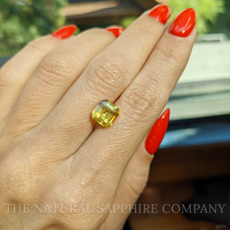 3.04 Ct. Yellow Sapphire from Ceylon (Sri Lanka)